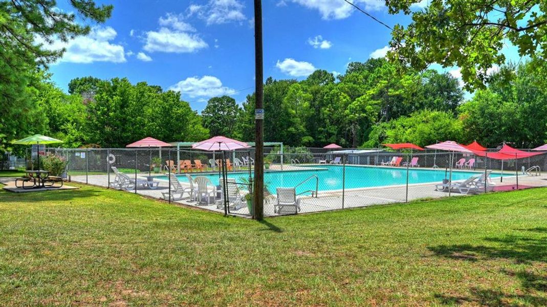 Imagine spending a day at the pool with the family!