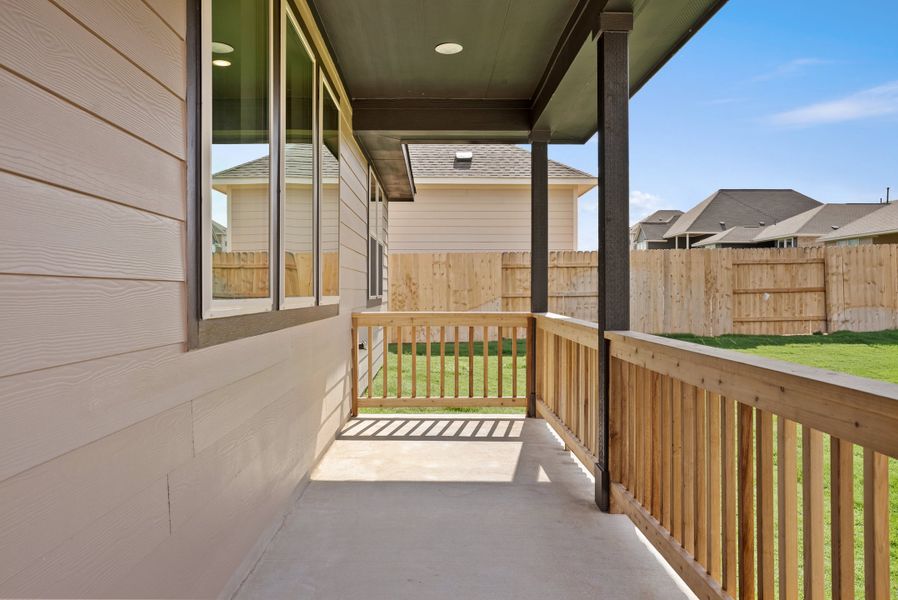 Image 40 representing the Texoma by Ashton Woods in The Colony 50s, Bastrop, TX.