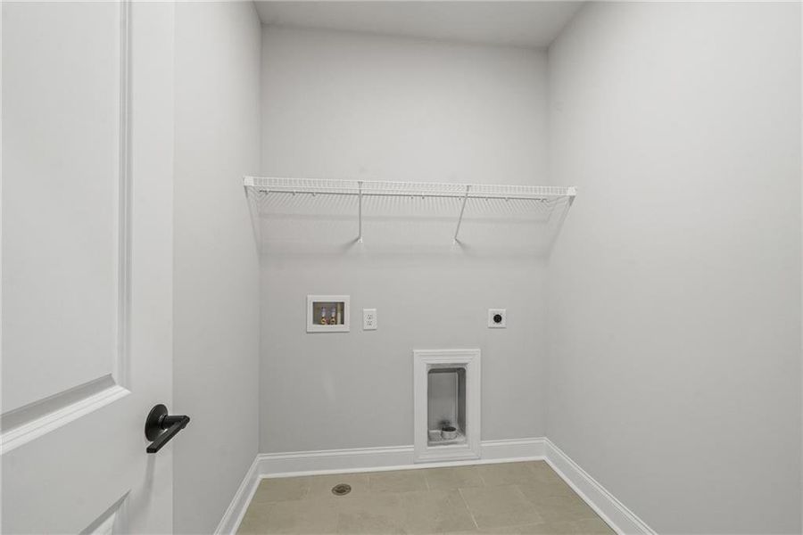 Spacious, unfurnished interior of a new home in Waterhaven, Cumming (Image 14).