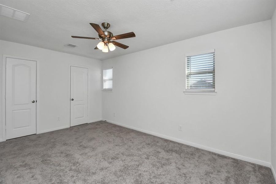 Secondary bedrooms & bathroom with tub/shower combo