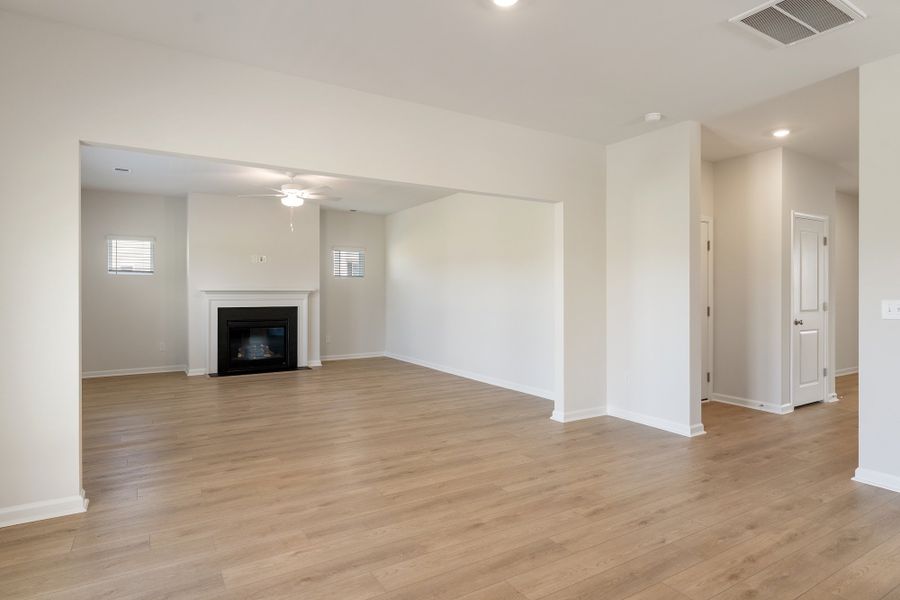 Spacious, unfurnished interior of a new home in Radley Place, Chesnee (Image 19).