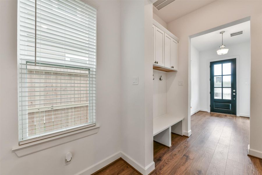 Spacious, unfurnished interior of a new home in Pearland Old Townsite, Pearland (Image 16).