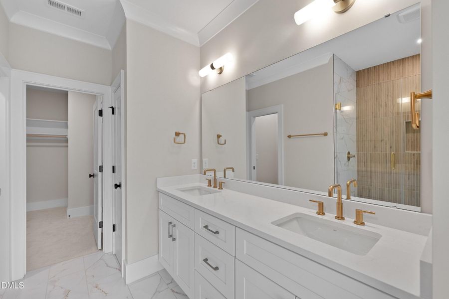 61-223 S West St _1832 61-223 S West St _1832