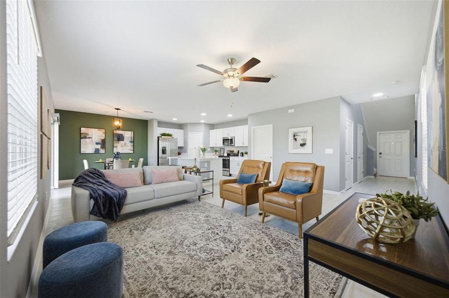 Furnished interior view inside a new home in , Plant City (Image 10).