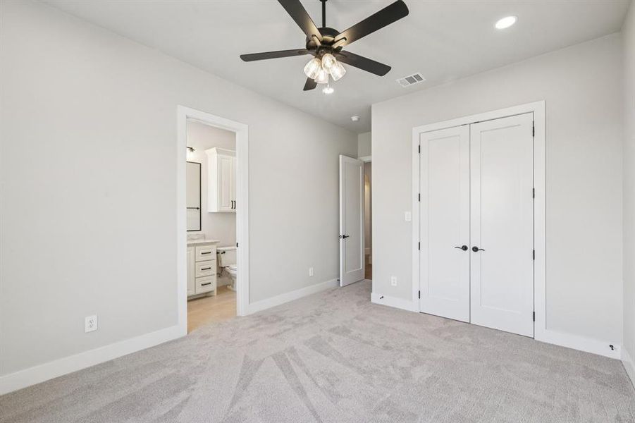 Spacious, unfurnished interior of a new home in , Aledo (Image 31).