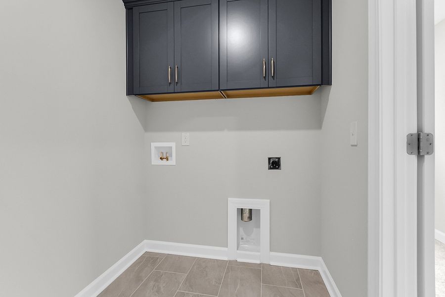 Spacious, unfurnished interior of a new home in Pineland Preserve, Summerville (Image 43).