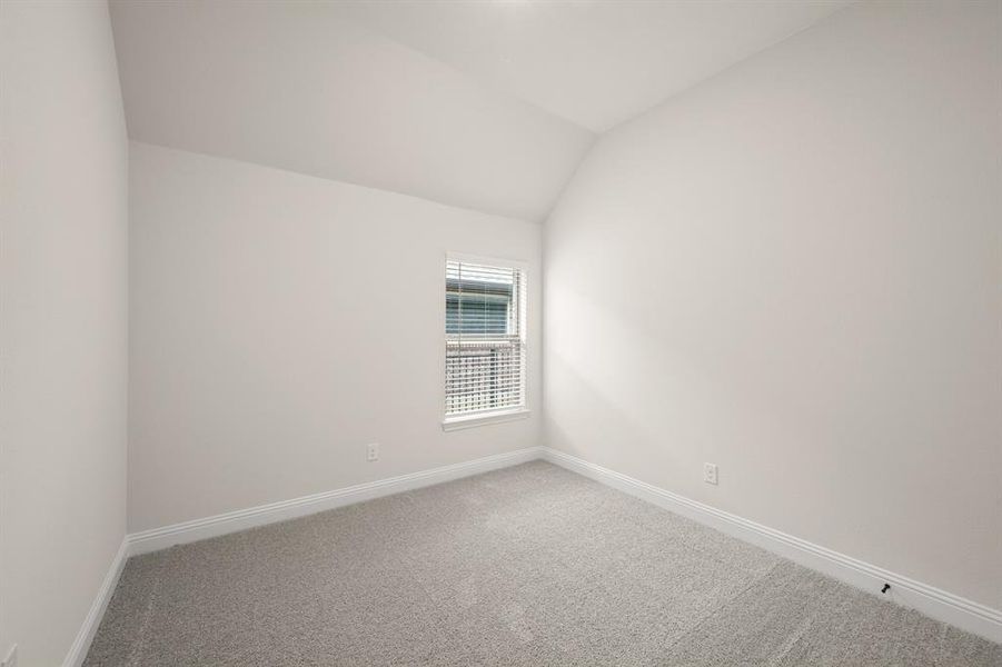 19_318 Bowrider- Bedroom-2