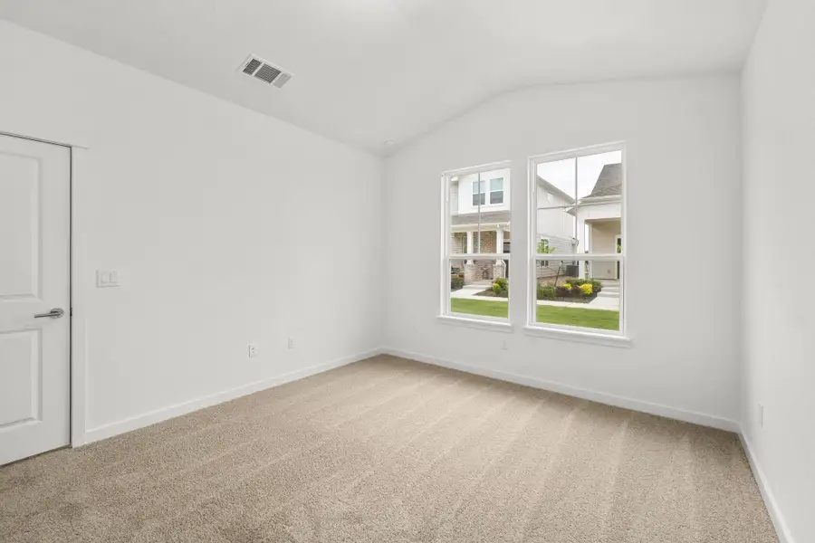 Spacious, unfurnished interior of a new home in , Buda (Image 9).