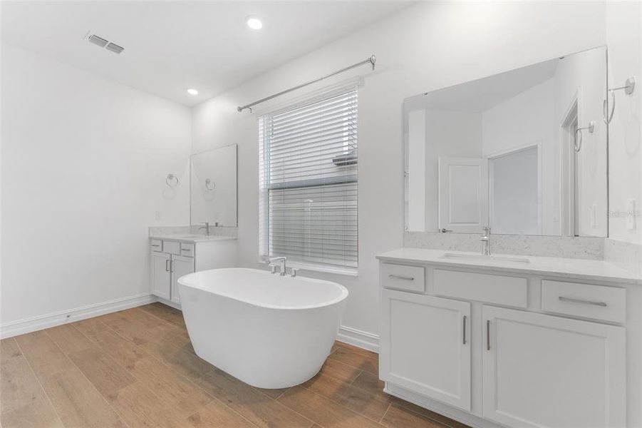 Furnished interior view inside a new home in , Lutz (Image 10).