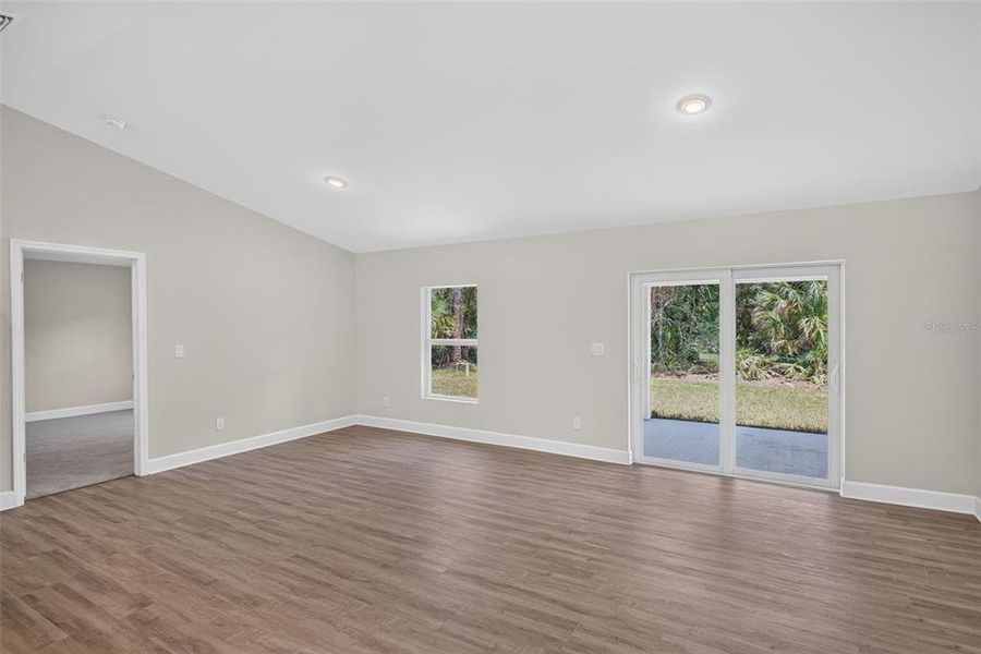 Spacious, unfurnished interior of a new home in , Port Charlotte (Image 13).