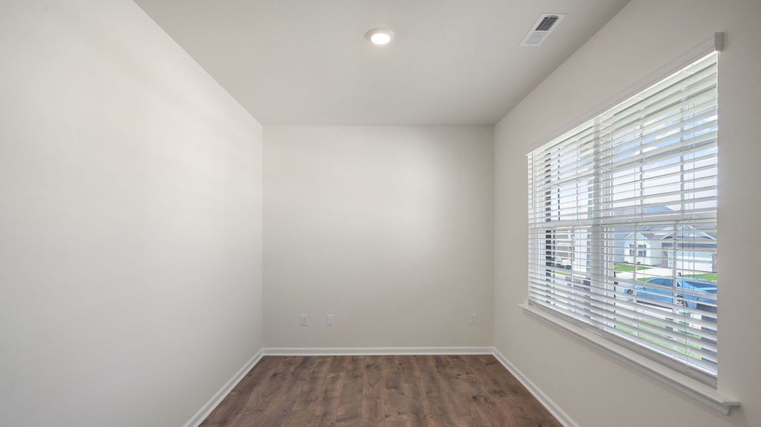 Spacious, unfurnished interior of a new home in Bryson Park, Lexington (Image 12).