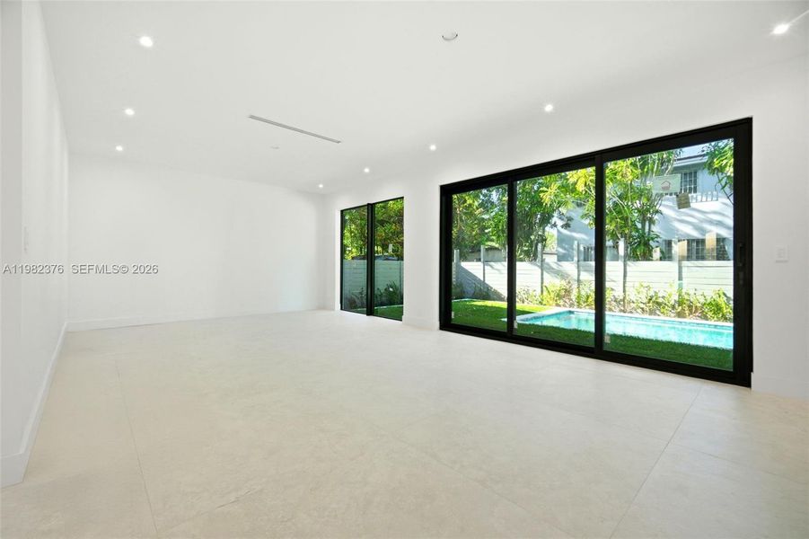 Spacious, unfurnished interior of a new home in , Miami (Image 12).