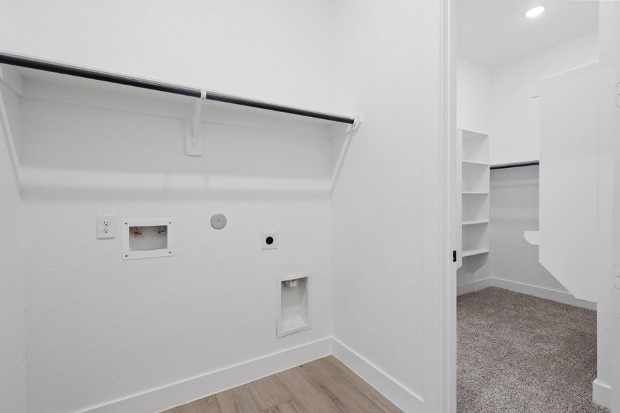 Spacious, unfurnished interior of a new home in Attwater, Waller (Image 26).