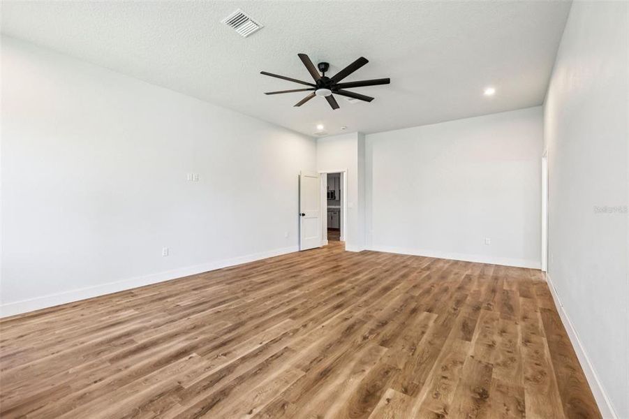 Spacious, unfurnished interior of a new home in , Deland (Image 39). Spacious, unfurnished interior of a new home in , Deland (Image 39).