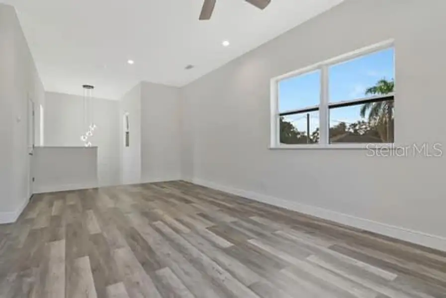 Spacious, unfurnished interior of a new home in , Tampa (Image 26).