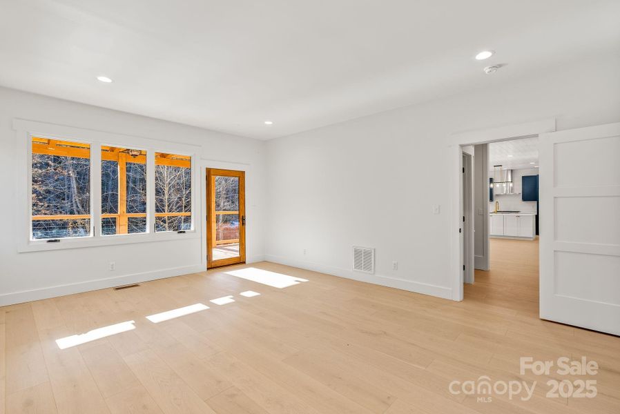 Image 38 of a home in .