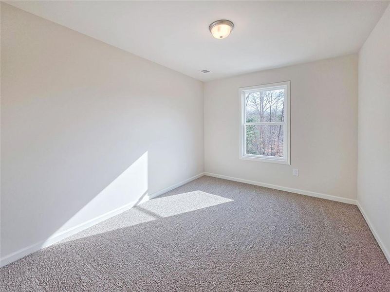 Spacious, unfurnished interior of a new home in , Gainesville (Image 18).