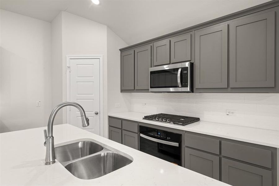 732 Scarlet Sage- Kitchen-4