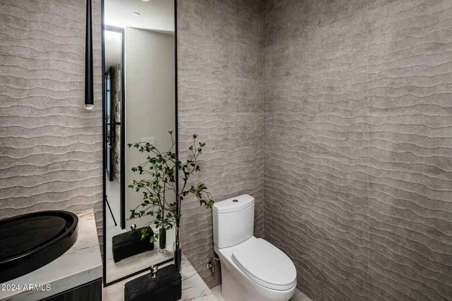 021_POWDER ROOM 021_POWDER ROOM