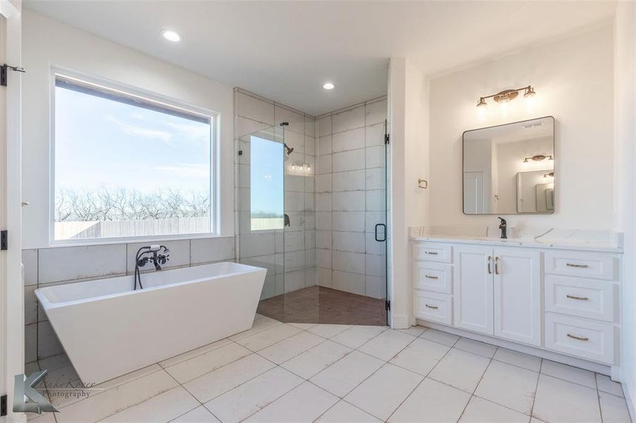 Furnished interior view inside a new home in , Abilene (Image 4).