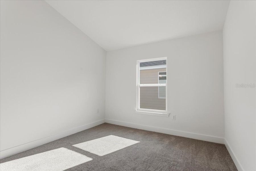 Spacious, unfurnished interior of a new home in Kirkland Farms, Alachua (Image 29).