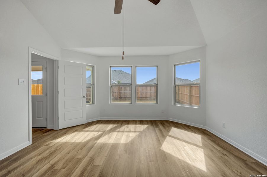 Spacious, unfurnished interior of a new home in Winding Brook, San Antonio (Image 24).