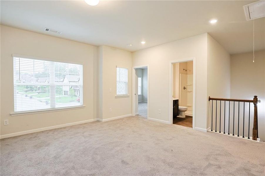 Spacious, unfurnished interior of a new home in , Auburn (Image 35).