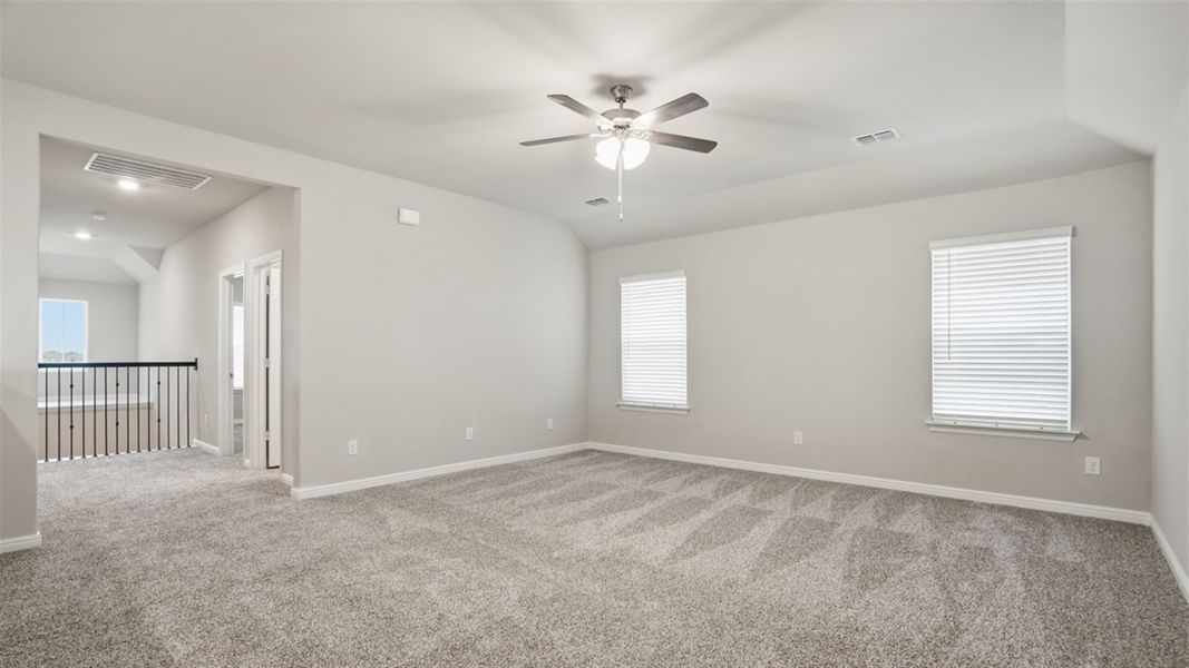 Spacious, unfurnished interior of a new home in Eden Ranch, Arlington (Image 24).