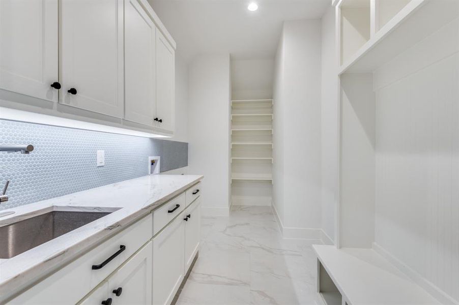 Furnished interior view inside a new home in , Dallas (Image 6).