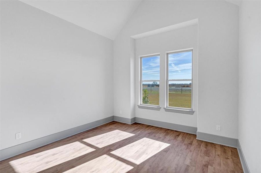 Spacious, unfurnished interior of a new home in , Tolar (Image 30).