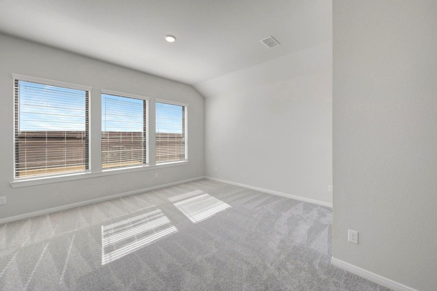Spacious, unfurnished interior of a new home in Austin Point, Richmond (Image 12).