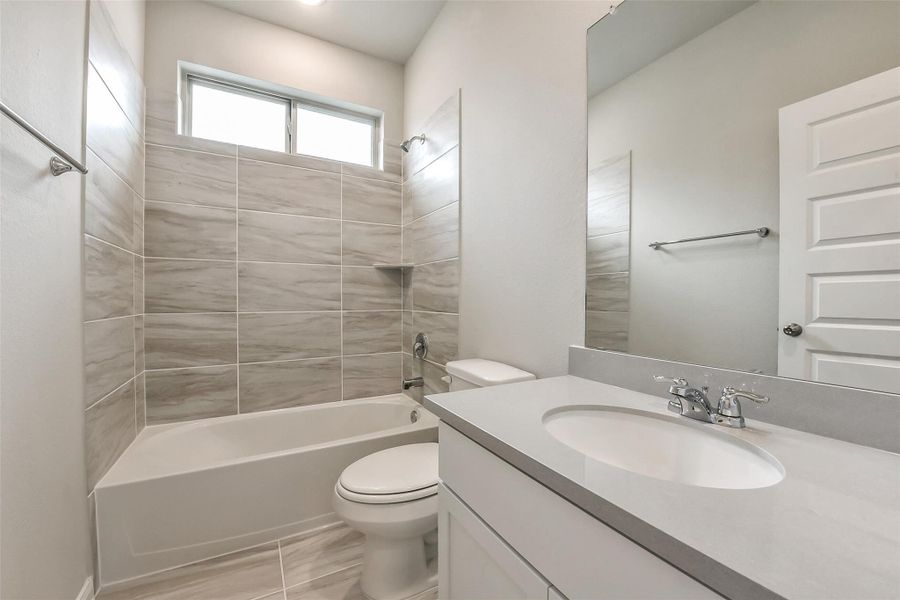 Image 35 of a home in Anderson Lakes.