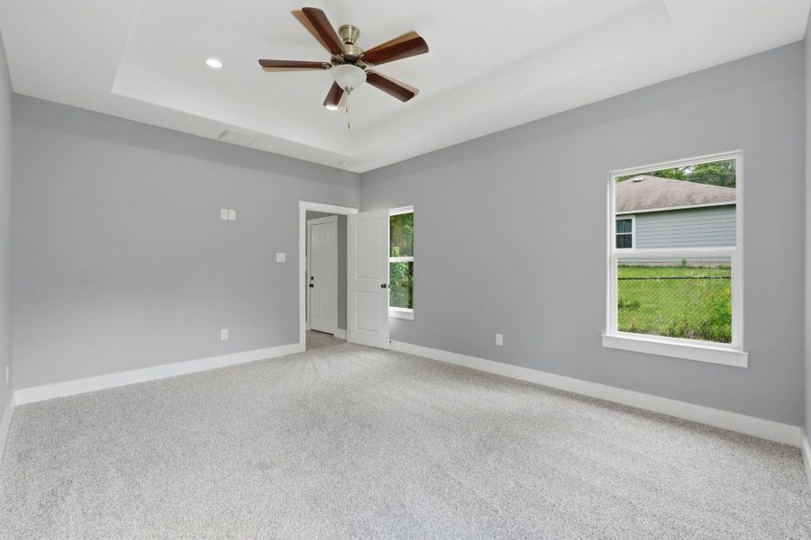 Spacious, unfurnished interior of a new home in , Willis (Image 17).