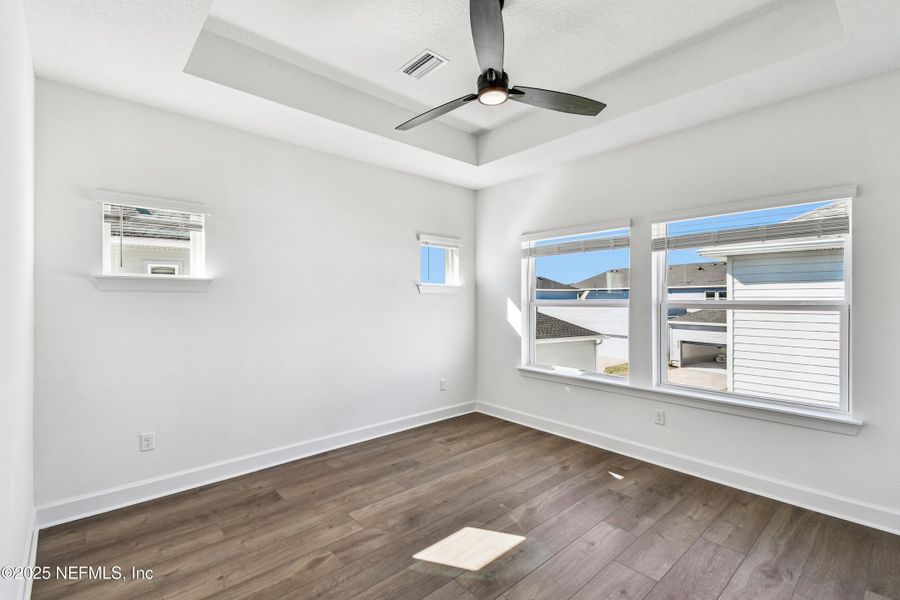 Spacious, unfurnished interior of a new home in , Jacksonville (Image 21).