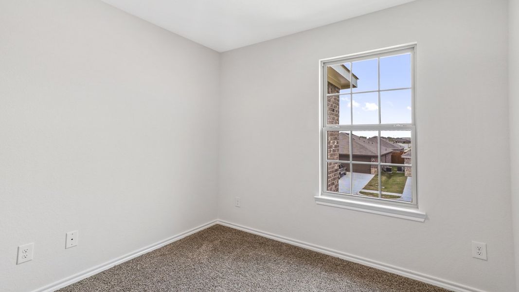 Spacious, unfurnished interior of a new home in Saddlebrook, Waxahachie (Image 17).