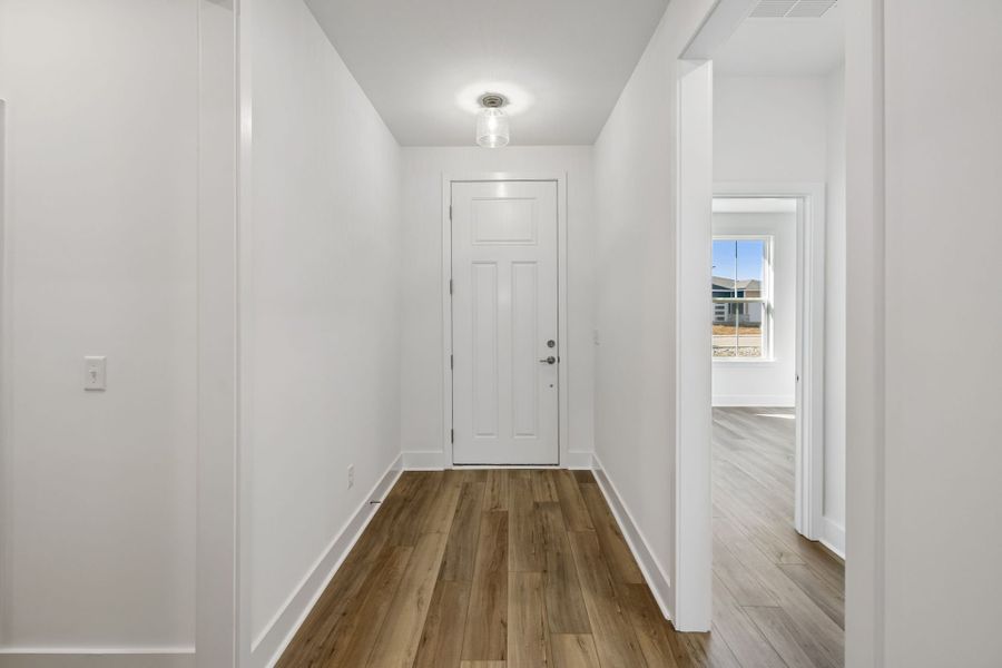 Spacious, unfurnished interior of a new home in Del Webb Barton Village, Lebanon (Image 15).