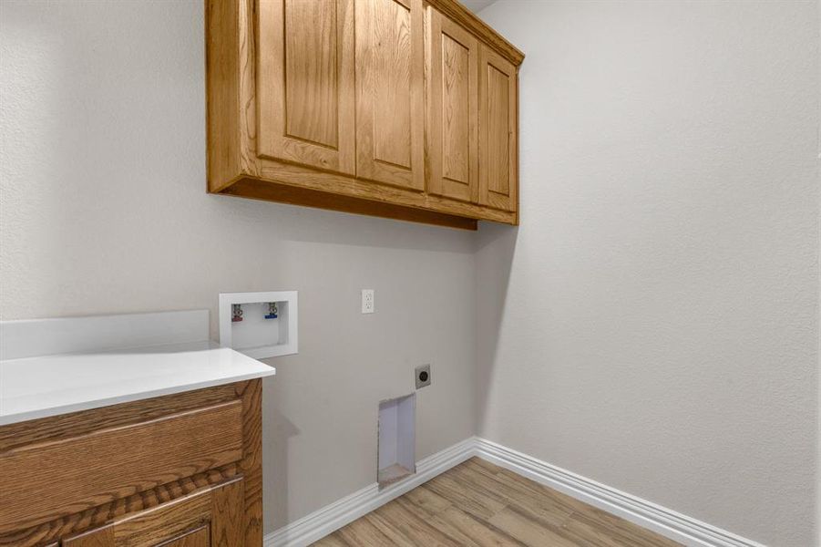 Furnished interior view inside a new home in , Weatherford (Image 11).