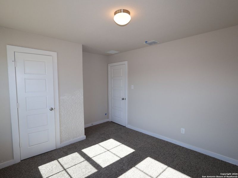 Spacious, unfurnished interior of a new home in Winding Brook, San Antonio (Image 23).
