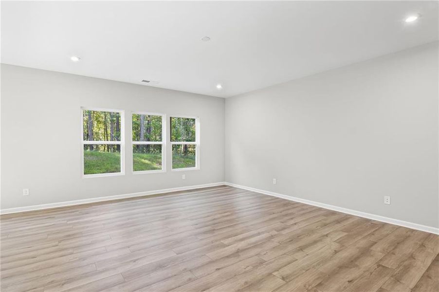 Spacious, unfurnished interior of a new home in Sage Woods, Dallas (Image 35).