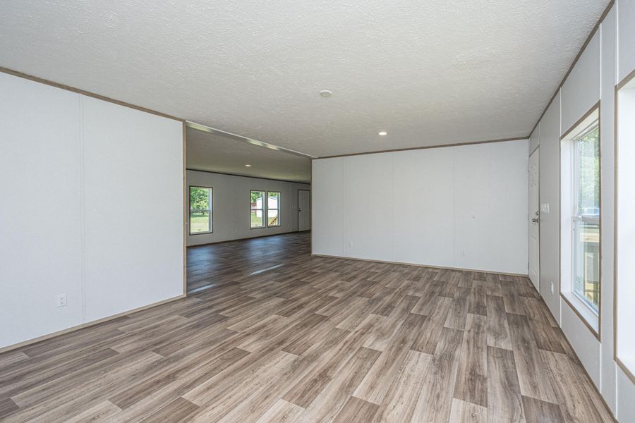 Spacious, unfurnished interior of a new home in , St. George (Image 40).