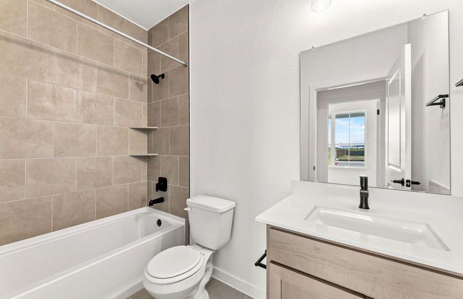 Furnished interior view inside a new home in Kuempel Farms, Pflugerville (Image 11).
