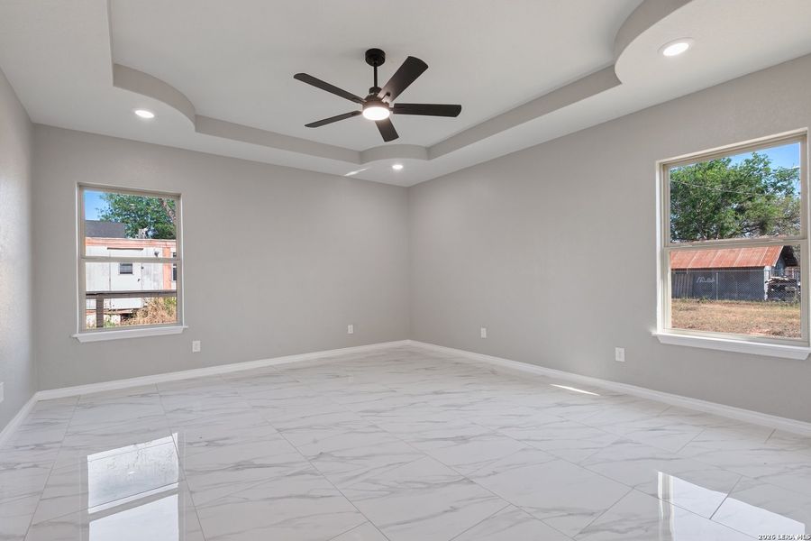 Spacious, unfurnished interior of a new home in , Poteet (Image 16).