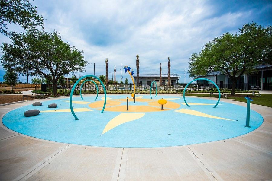 Community amenities in Candela, Richmond (Image 47).