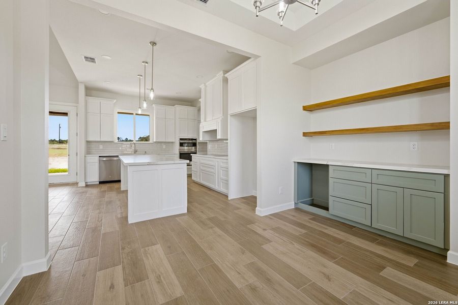 Spacious, unfurnished interior of a new home in , Floresville (Image 21).
