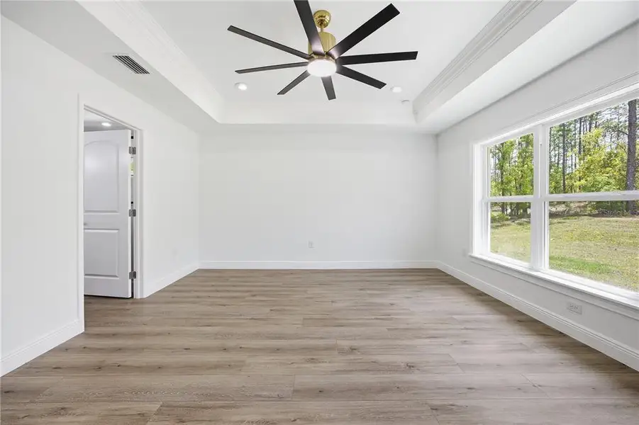 Spacious, unfurnished interior of a new home in , Ocala (Image 36).