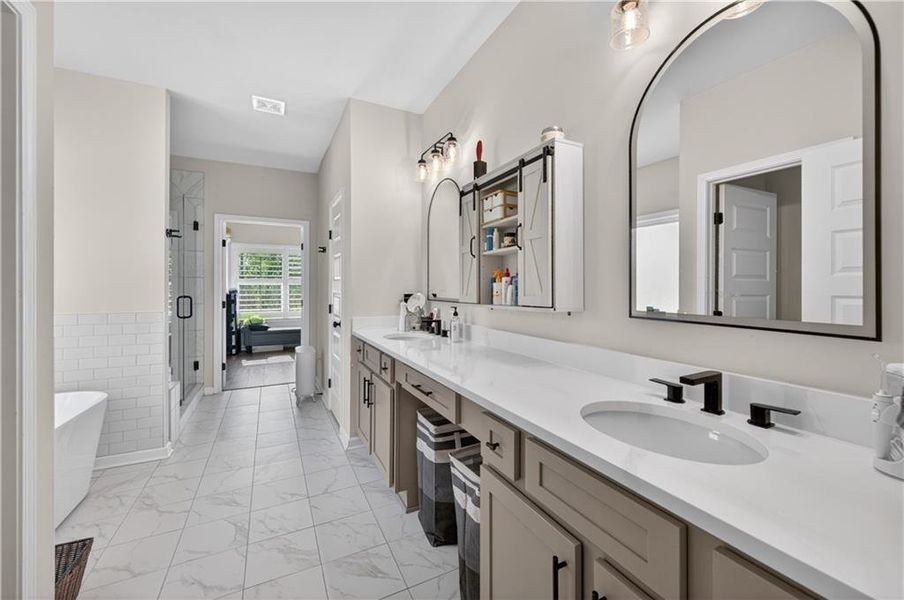 Furnished interior view inside a new home in , Dahlonega (Image 19).
