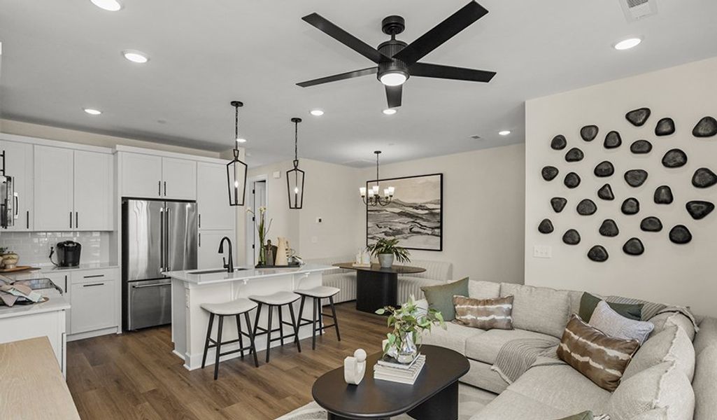 Kipling-EA94-TheTownsatLynwood Great Room