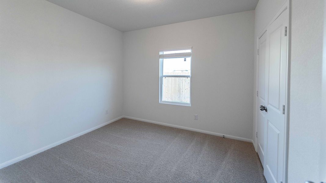 Spacious, unfurnished interior of a new home in Sunset Oaks, Maxwell (Image 17).