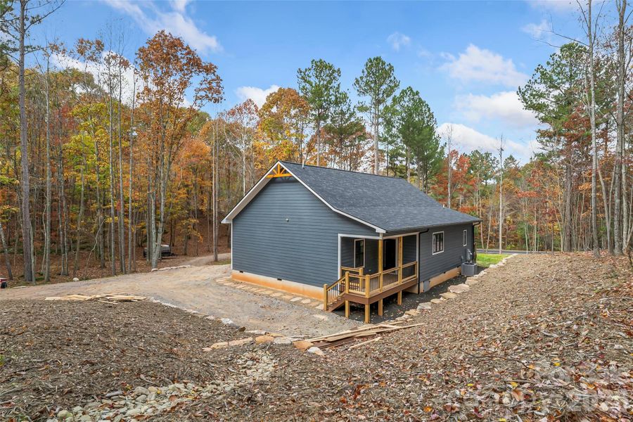 Exterior details and patio area of a home in , Nebo (Image 31).