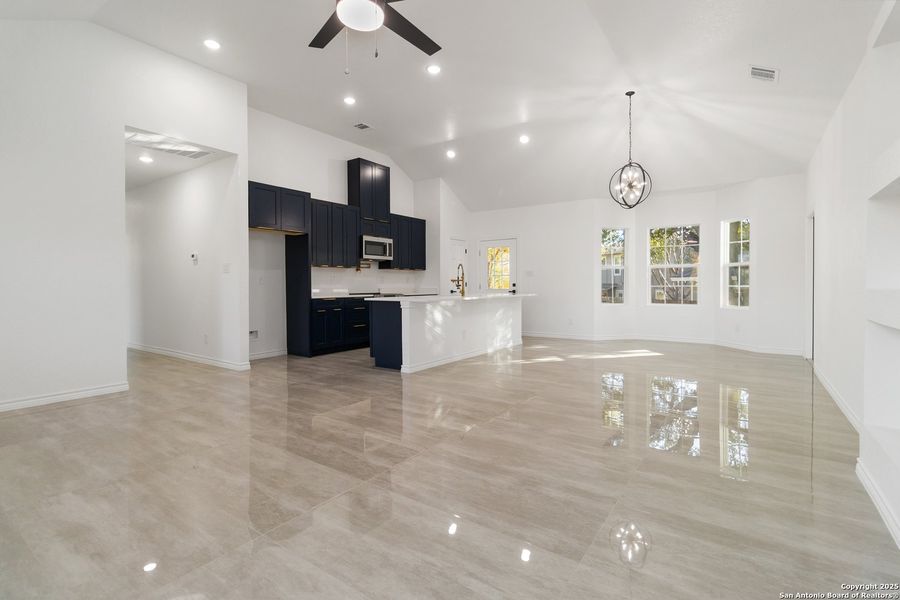 Spacious, unfurnished interior of a new home in , San Antonio (Image 29).